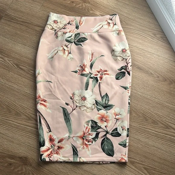 Floral Pencil Skirt - Pink - Picture 2 of 3